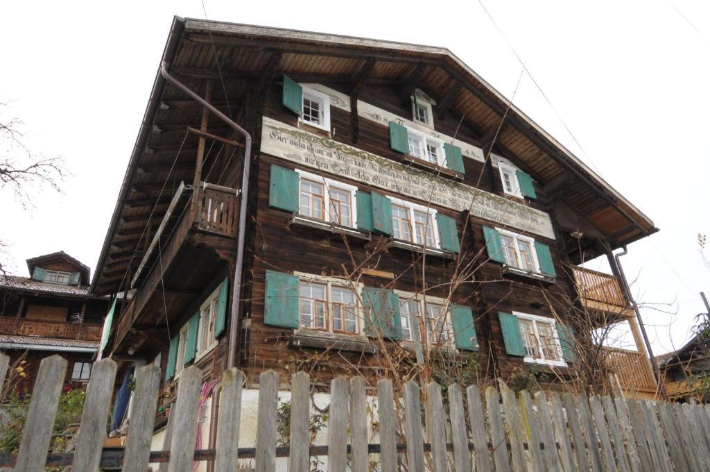 Bnb Hasatrog Jenaz エクステリア 写真